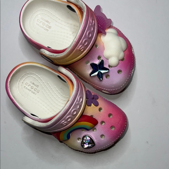 CROCS Kids Multicolor Sandals with Fun Charms - Picture 8 of 9